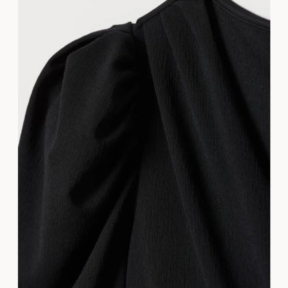 NWOT H&M Ruched Puff-sleeved Mini Wrap Dress